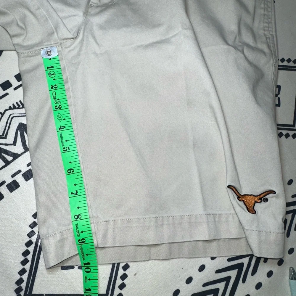 Y2K Men’s Chiliwear Texas Longhorns Beige Khaki Shorts Size 36 inseam‎ 9”